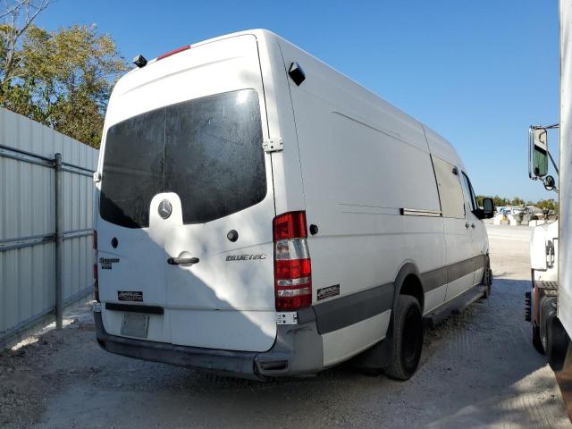 WD3PF4CC5B5545511 - 2011 MERCEDES-BENZ SPRINTER 3500 WHITE photo 4