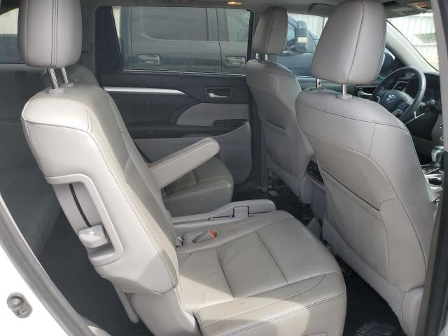 5TDKKRFH1GS171934 - 2016 TOYOTA HIGHLANDER XLE WHITE photo 10
