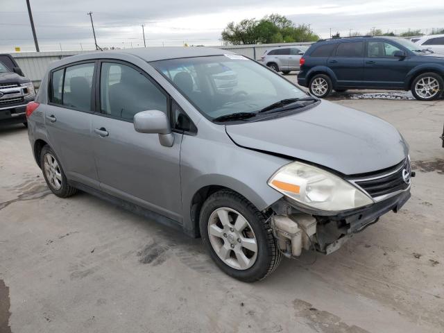 3N1BC1CP2CK245140 - 2012 NISSAN VERSA S GRAY photo 4