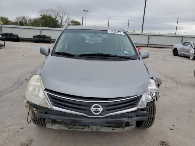 3N1BC1CP2CK245140 - 2012 NISSAN VERSA S GRAY photo 5