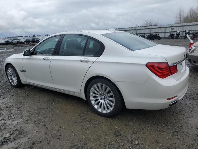 WBAKA83579CY34559 - 2009 BMW 750 I WHITE photo 2