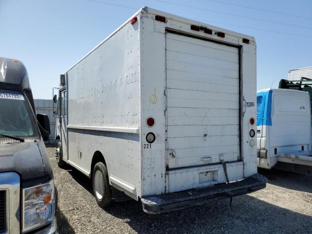 4UZAANBW31CH53164 - 2001 FREIGHTLINER CHASSIS M LINE WALK-IN VAN WHITE photo 2