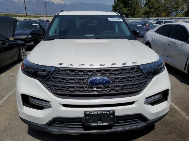 1FMSK8DH6NGA68721 - 2022 FORD EXPLORER XLT WHITE photo 5