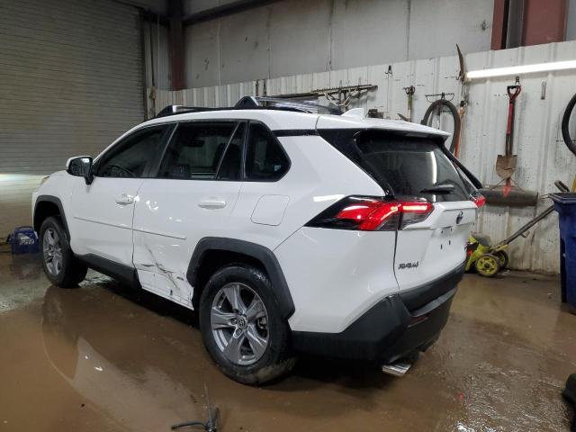 4T3RWRFV1NU057985 - 2022 TOYOTA RAV4 XLE WHITE photo 2