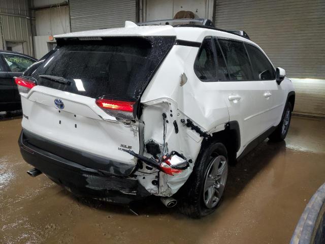 4T3RWRFV1NU057985 - 2022 TOYOTA RAV4 XLE WHITE photo 3