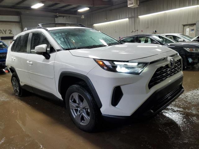 4T3RWRFV1NU057985 - 2022 TOYOTA RAV4 XLE WHITE photo 4
