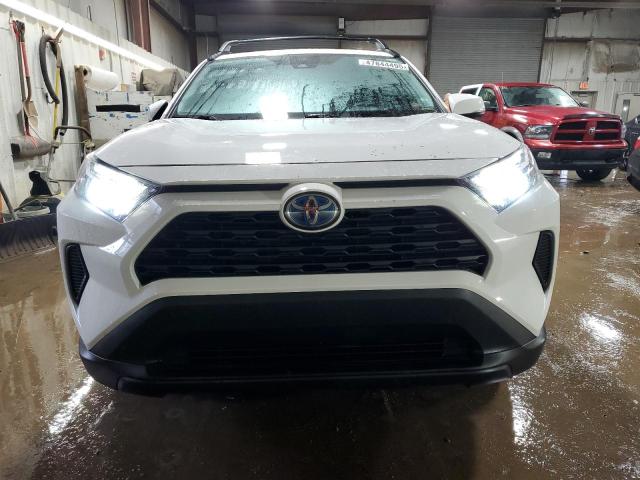 4T3RWRFV1NU057985 - 2022 TOYOTA RAV4 XLE WHITE photo 5