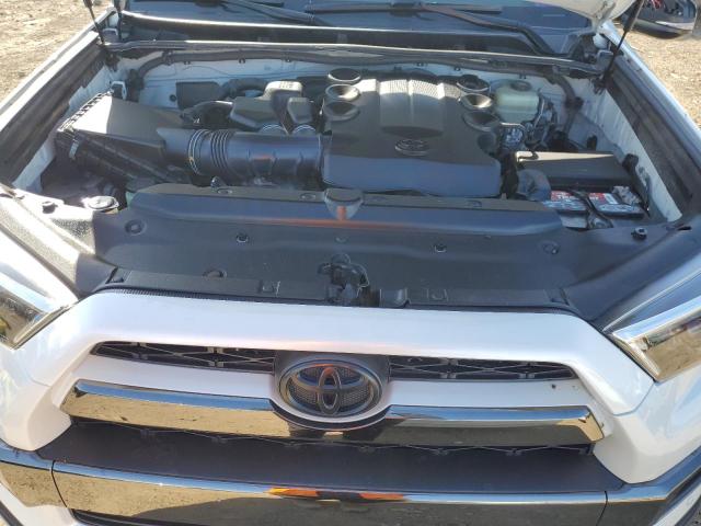 JTEBU5JR0K5698585 - 2019 TOYOTA 4RUNNER SR5 WHITE photo 11