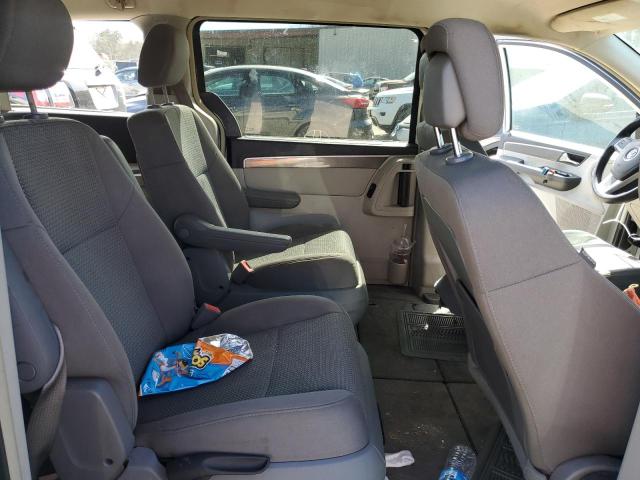 2C4RVAAG0CR276800 - 2012 VOLKSWAGEN ROUTAN S WHITE photo 11