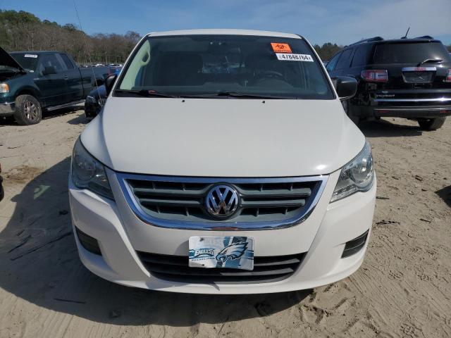 2C4RVAAG0CR276800 - 2012 VOLKSWAGEN ROUTAN S WHITE photo 5