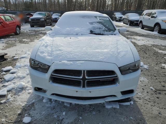 2C3CDXBGXEH108010 - 2014 DODGE CHARGER SE WHITE photo 5