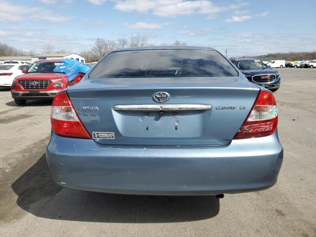 JTDBE32K620066596 - 2002 TOYOTA CAMRY LE BLUE photo 6