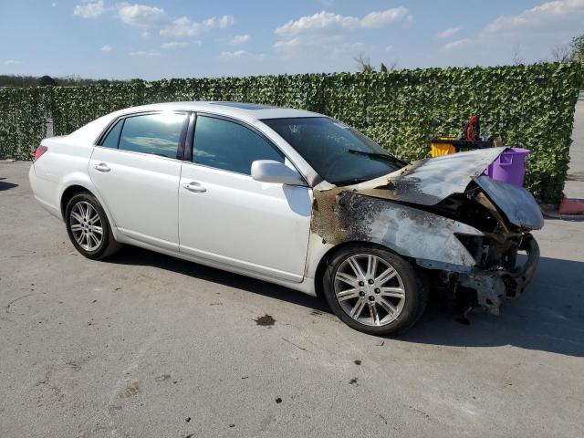 4T1BK36B67U221064 - 2007 TOYOTA AVALON XL WHITE photo 4