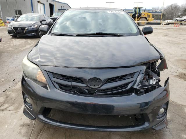 2T1BU4EE4DC920573 - 2013 TOYOTA COROLLA BASE BLACK photo 5