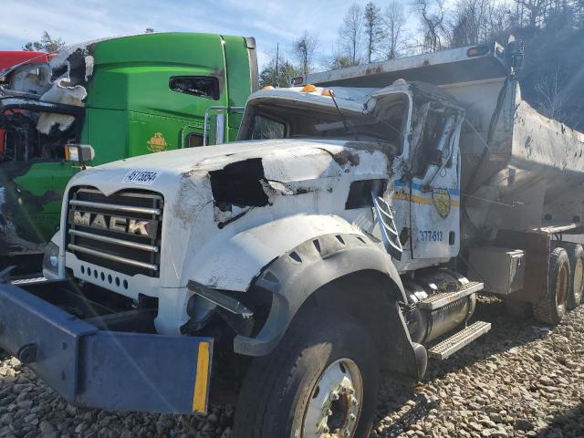 1M2AX04C5AM008220 - 2010 MACK 700 GU700 WHITE photo 9