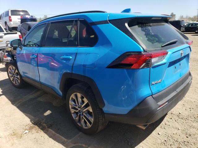 2T3A1RFV5LC073858 - 2020 TOYOTA RAV4 XLE PREMIUM BLUE photo 2