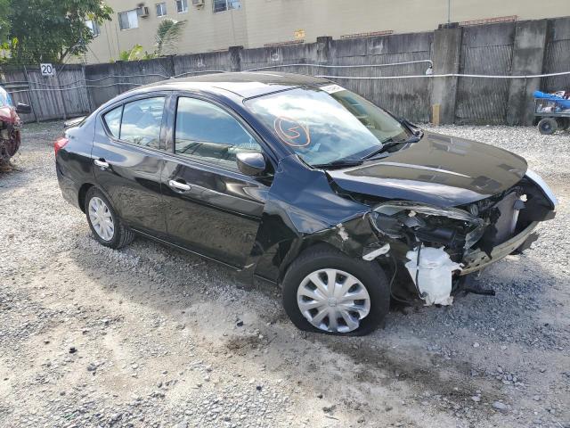 3N1CN7AP0JL802588 - 2018 NISSAN VERSA S BLACK photo 4