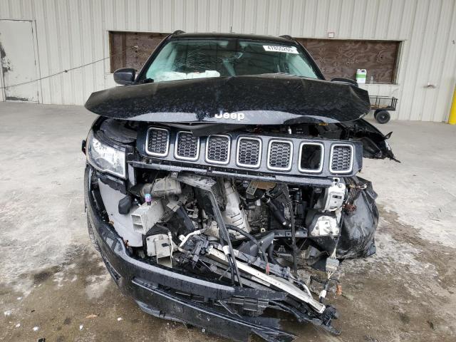 3C4NJDBB2KT646123 - 2019 JEEP COMPASS LATITUDE 黑色 照片 5