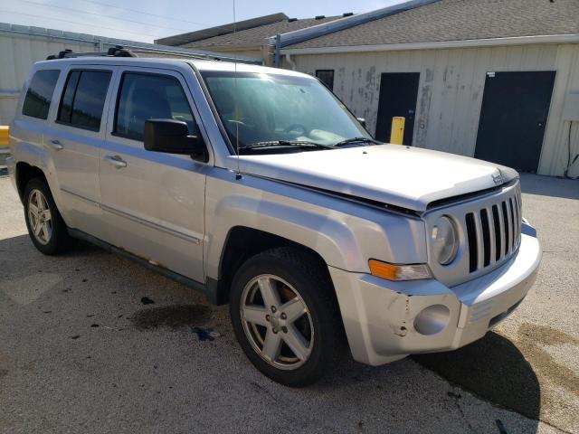 1J4NF4GB2AD570329 - 2010 JEEP PATRIOT LIMITED SILVER photo 4