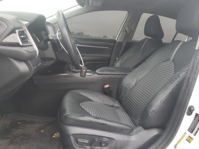 4T1T11AK1PU835748 - 2023 TOYOTA CAMRY SE NIGHT SHADE WHITE photo 7