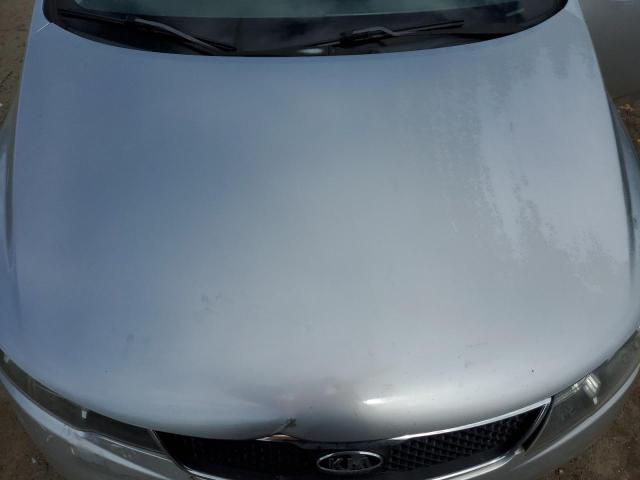 KNAFU4A29A5050368 - 2010 KIA FORTE EX SILVER photo 11