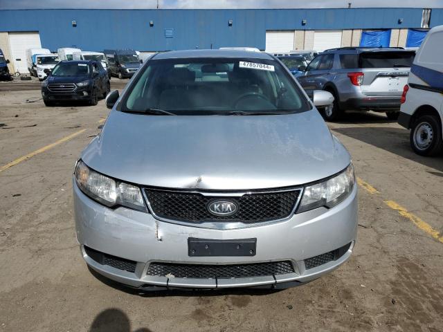 KNAFU4A29A5050368 - 2010 KIA FORTE EX SILVER photo 5