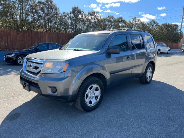 5FNYF4H26BB094324 - 2011 HONDA PILOT LX GRAY photo 2