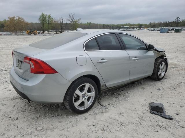 YV1612FS6D2210845 - 2013 VOLVO S60 T5 SILVER photo 3