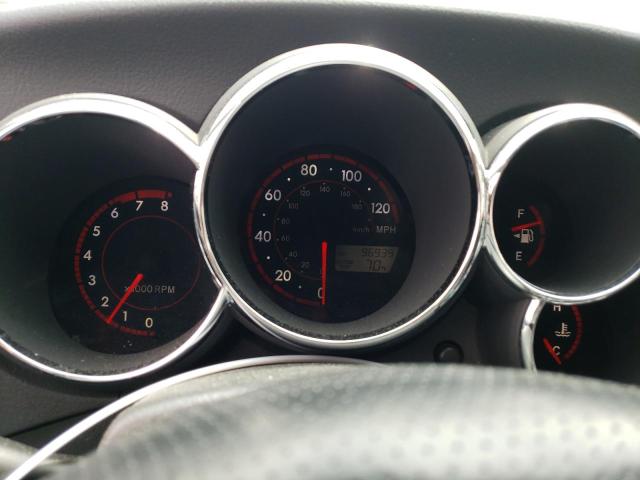 2T1KR32E45C335266 - 2005 TOYOTA COROLLA MA XR WHITE photo 9