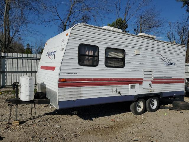 1EB1T182946004847 - 2004 FLEETWOOD PIONEER WHITE photo 2