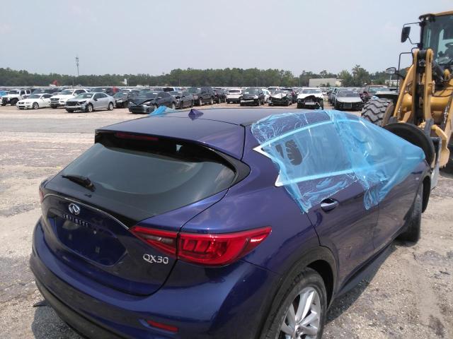 SJKCH5CP5HA038015 - 2017 INFINITI QX30 BASE PURPLE photo 4