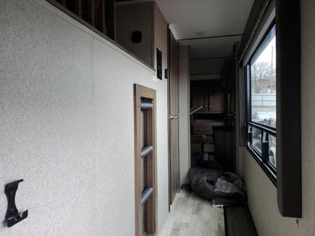 4YDF35724K1531170 - 2019 KEYSTONE SPRINTER SILVER photo 5