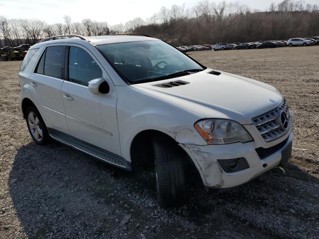 4JGBB8GB7AA599768 - 2010 MERCEDES-BENZ ML 350 4MATIC WHITE photo 4