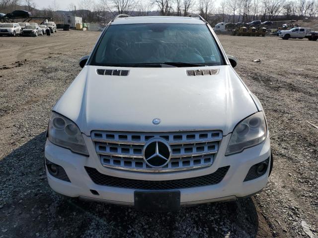 4JGBB8GB7AA599768 - 2010 MERCEDES-BENZ ML 350 4MATIC WHITE photo 5