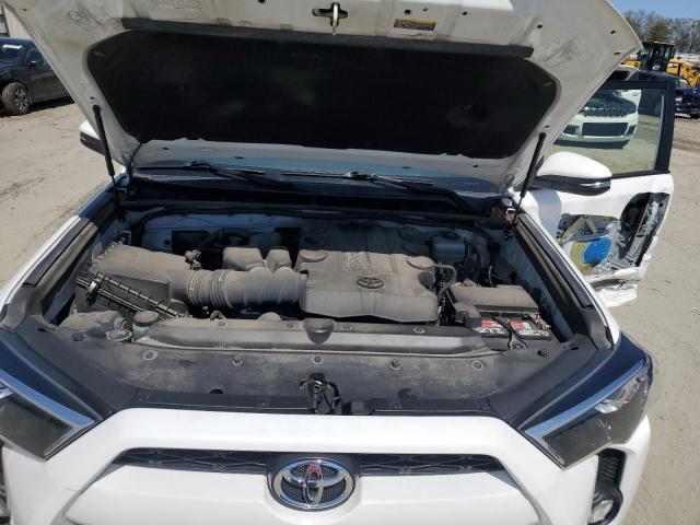 JTEBU5JR4J5576309 - 2018 TOYOTA 4RUNNER SR5/SR5 PREMIUM WHITE photo 11