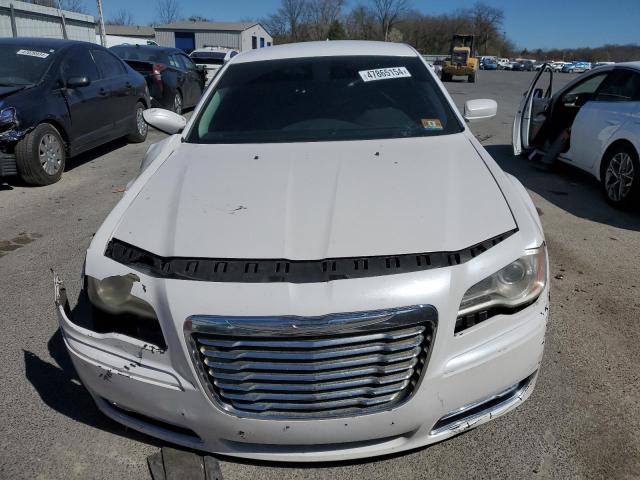 2C3CCAAG5FH743011 - 2015 CHRYSLER 300 LIMITED WHITE photo 5