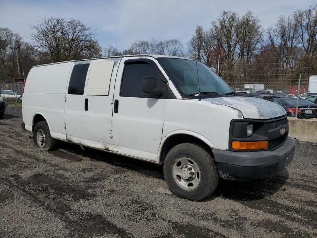 1GCGG29V671149652 - 2007 CHEVROLET EXPRESS G2 WHITE photo 4