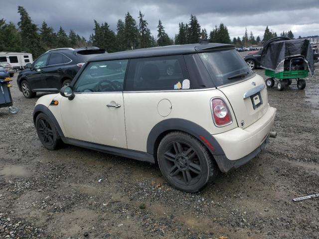WMWSU3C50DT549267 - 2013 MINI COOPER WHITE photo 2