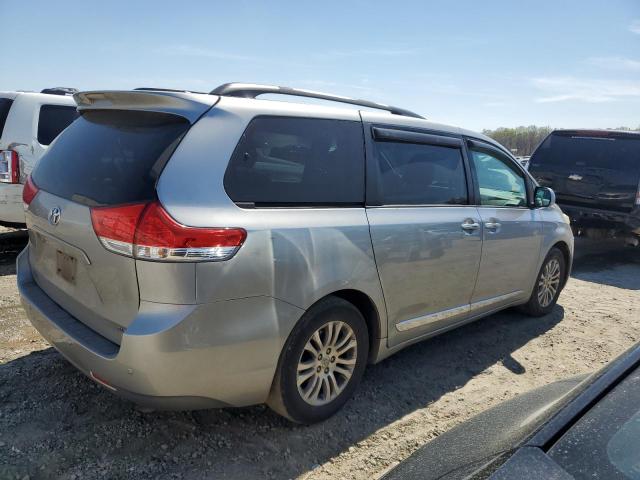 5TDYK3DC6BS143053 - 2011 TOYOTA SIENNA XLE SILVER photo 3