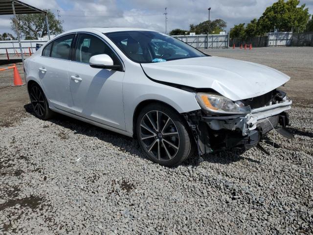 YV126MFK2G2413862 - 2016 VOLVO S60 PREMIER WHITE photo 4