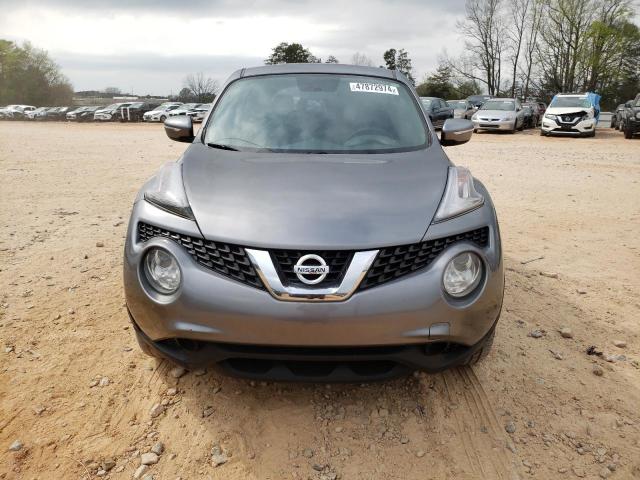 JN8AF5MR1HT700682 - 2017 NISSAN JUKE S GRAY photo 5