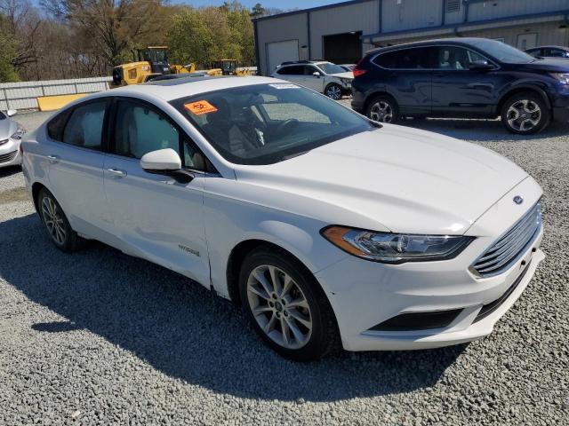 3FA6P0LU3HR314246 - 2017 FORD FUSION SE HYBRID WHITE photo 4