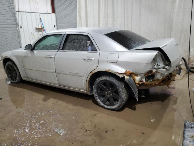 2C3LA43R46H417416 - 2006 CHRYSLER 300 SILVER photo 2