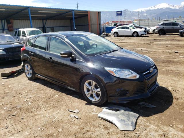 1FADP3K27EL110570 - 2014 FORD FOCUS SE BLACK photo 4