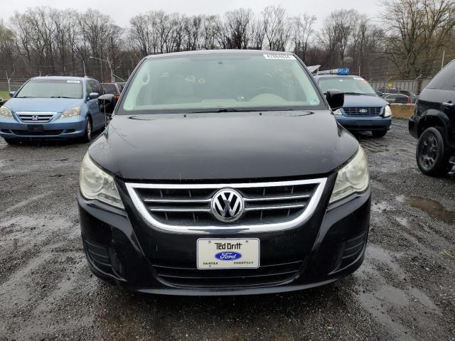 2V4RW3D15AR195813 - 2010 VOLKSWAGEN ROUTAN SE BLACK photo 5