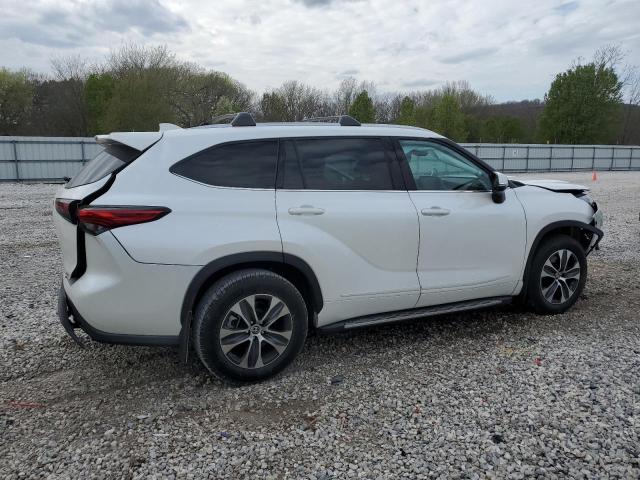 5TDGZRAH6MS073633 - 2021 TOYOTA HIGHLANDER XLE WHITE photo 3