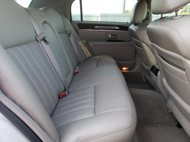 1LNHM81W44Y683123 - 2004 LINCOLN TOWN CAR EXECUTIVE WHITE photo 10