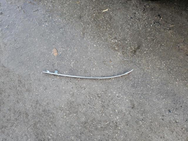 1LNHM81W44Y683123 - 2004 LINCOLN TOWN CAR EXECUTIVE WHITE photo 12