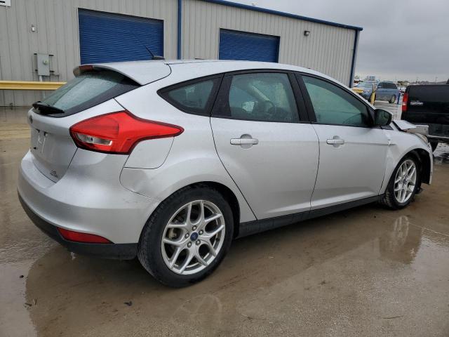 1FADP3K27FL283202 - 2015 FORD FOCUS SE SILVER photo 3