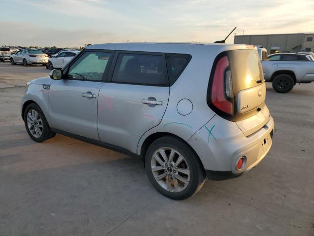 KNDJP3A56J7555300 - 2018 KIA SOUL + SILVER photo 2